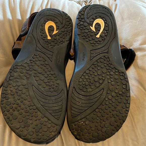 Olukai Sandals. Mens Size 11. Brown - Picture 4 of 7